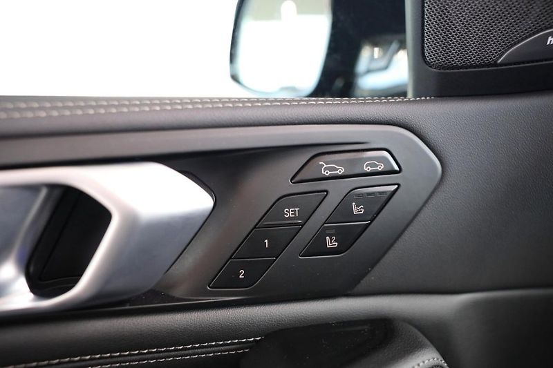 BMW X6 xDrive40d - fotka 27 z 32
