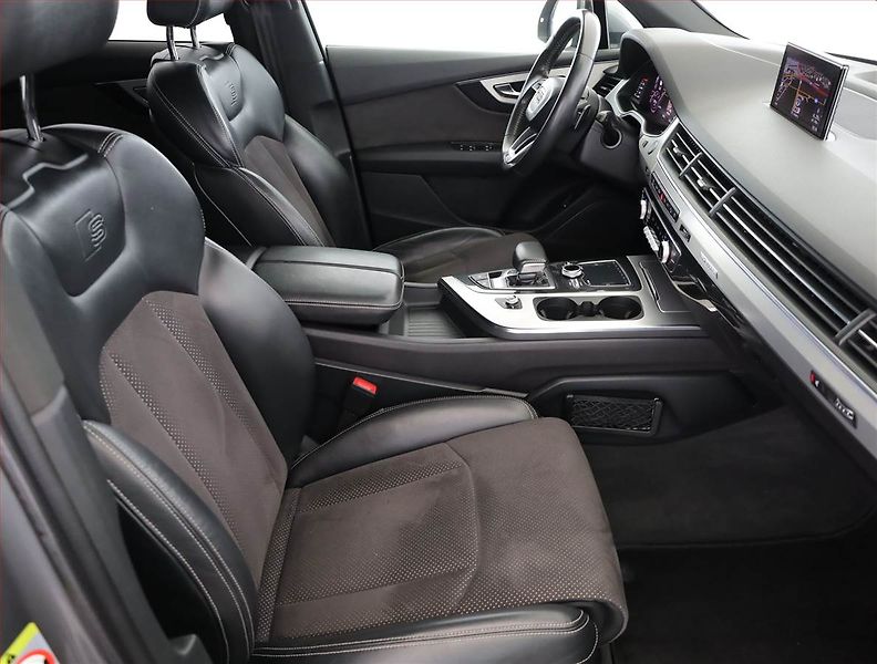 Audi Q7 (2017) S-Line 3.0 TDI - fotka 7 z 21