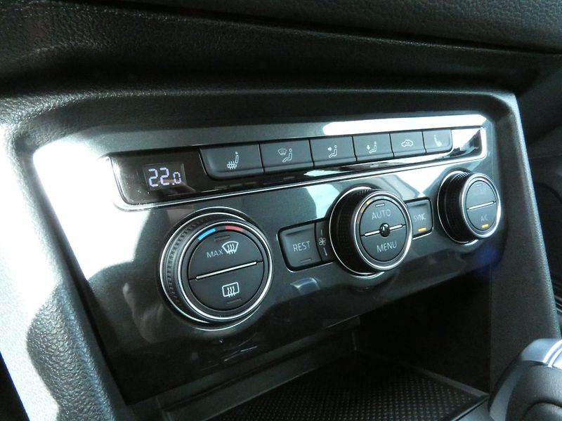 Volkswagen Tiguan (2018) R-Line 2.0 TSI 132KW 4MOTION - fotka 27 z 30