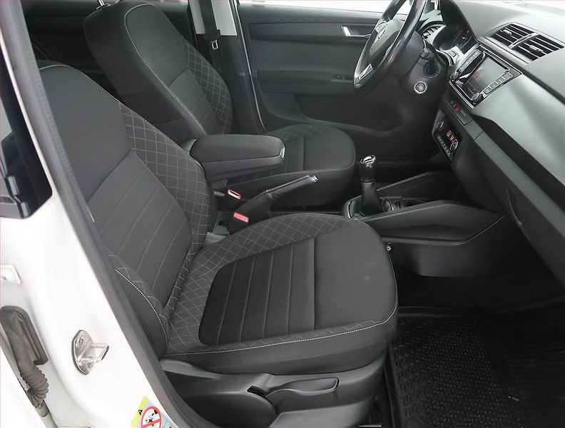 Škoda Fabia (2017) Ambition Plus 1.0 TSI - fotka 9 z 18
