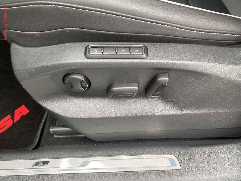 Volkswagen Tiguan (2020) 2.0 TDi 4X4, R-Line, DSG - fotka 14 z 22