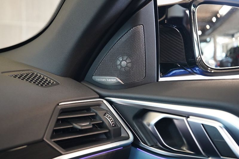 BMW M4 Competition xDrive Convertible - fotka 43 z 45