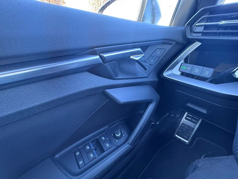 Audi S3 (2022) QUATTRO 2,0 TFSI 228 KW 1 MAJ - fotka 24 z 50