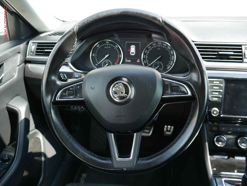 Škoda Superb (2015) 1.6TDi, ČR, Style, DSG, kůže - fotka 13 z 21
