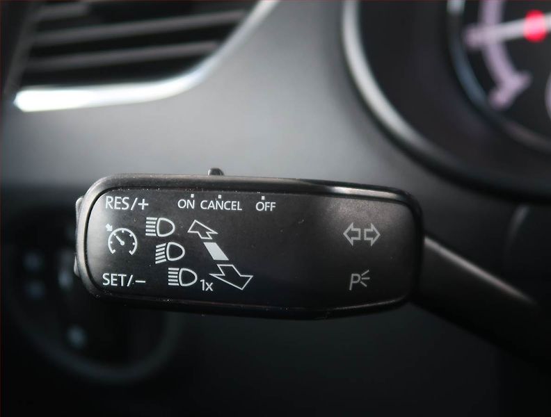 Škoda Octavia (2018) Ambition Plus 1.0 TSI - fotka 16 z 18