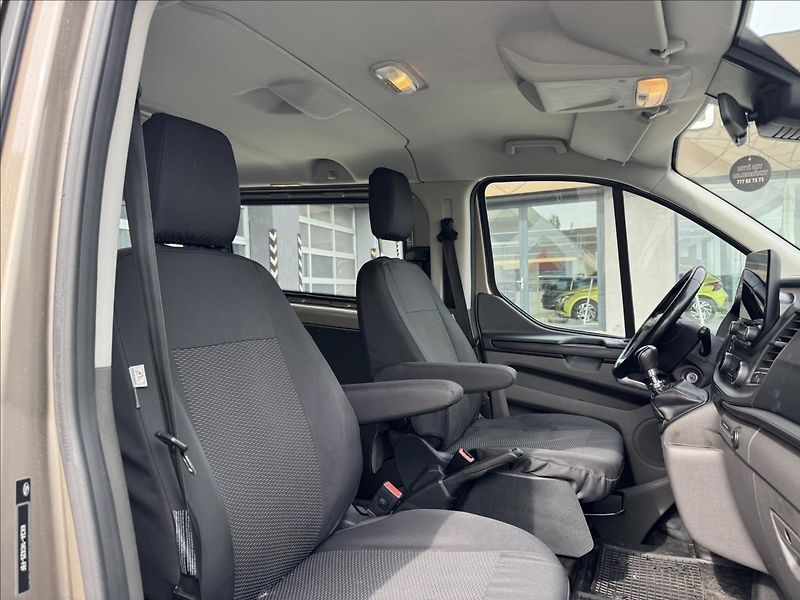 Ford Transit Custom 2,0 Titanium L1 - fotka 11 z 17