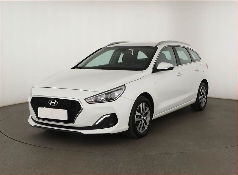 Hyundai i30 (2018) 1.6 CRDi, Navi, Tempomat - fotka 2 z 14