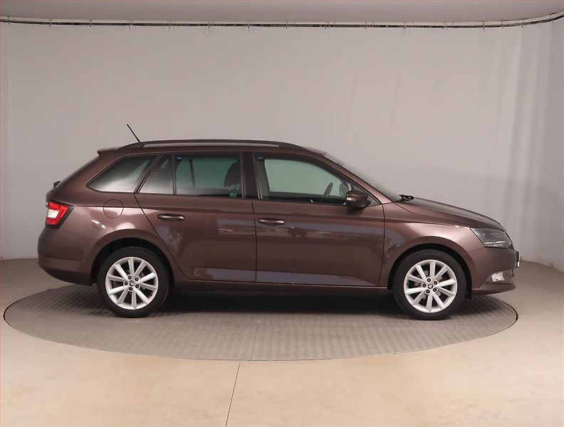 Škoda Fabia (2016) Style 1.2 TSI, Serv.kniha - fotka 6 z 15