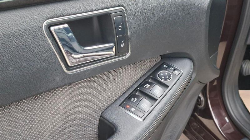 Mercedes-Benz Třídy E 3,0 350 CDi 4Matic ČR kůže AUT - fotka 14 z 15