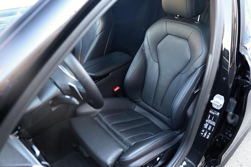 BMW Řada 5 530d xDrive Touring - fotka 8 z 15