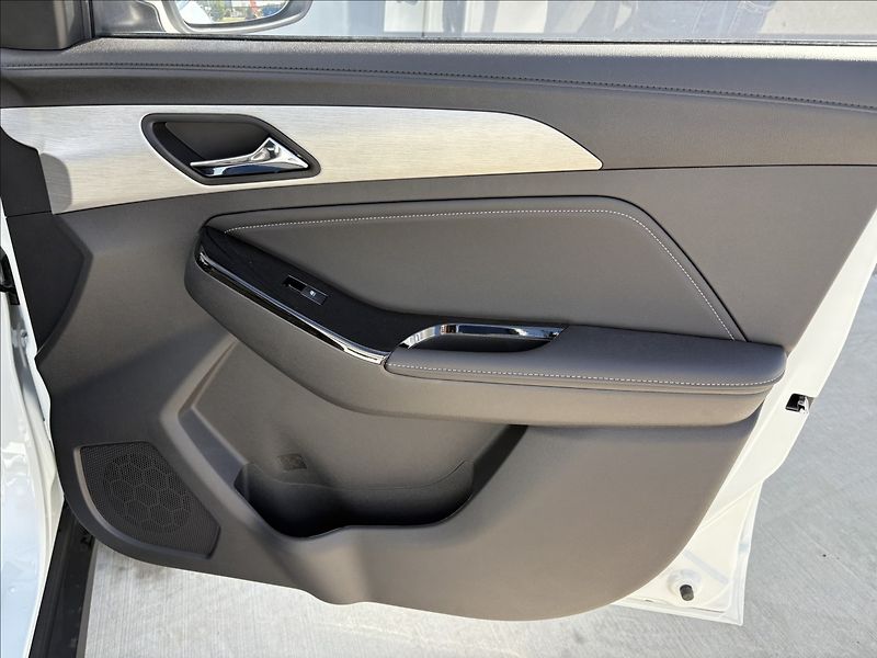 BAIC X3 (2025) 1,5 T 110 KW AUTOMAT LED ŠÍBR - fotka 17 z 24