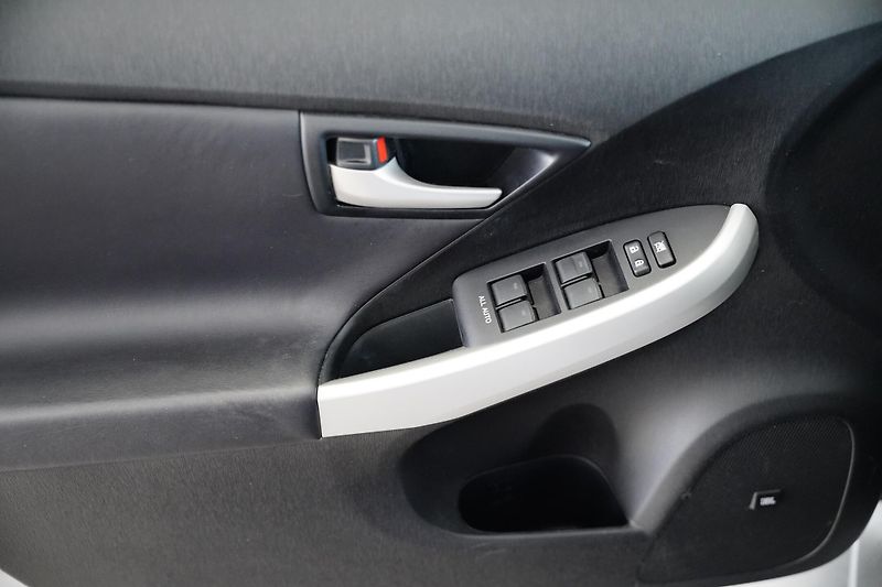 Toyota Prius - fotka 12 z 25