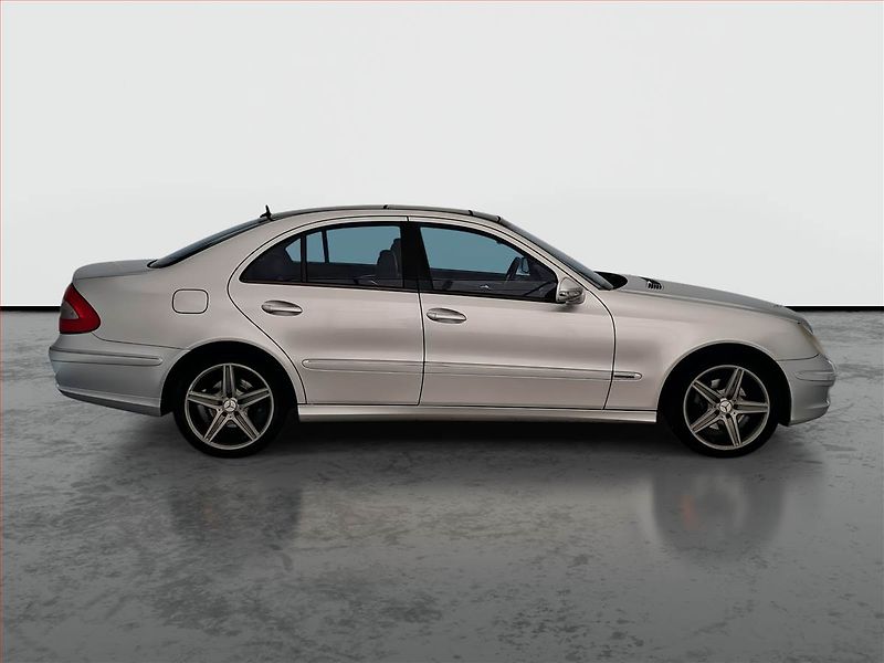 Mercedes-Benz Třídy E (2006) Avantgarde E 320 CDI 4MATIC - fotka 6 z 18