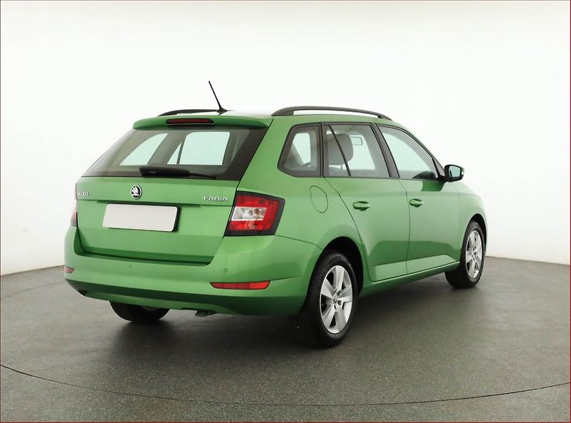 Škoda Fabia (2019) Ambition 1.0 TSI, Serv.kniha - fotka 5 z 17