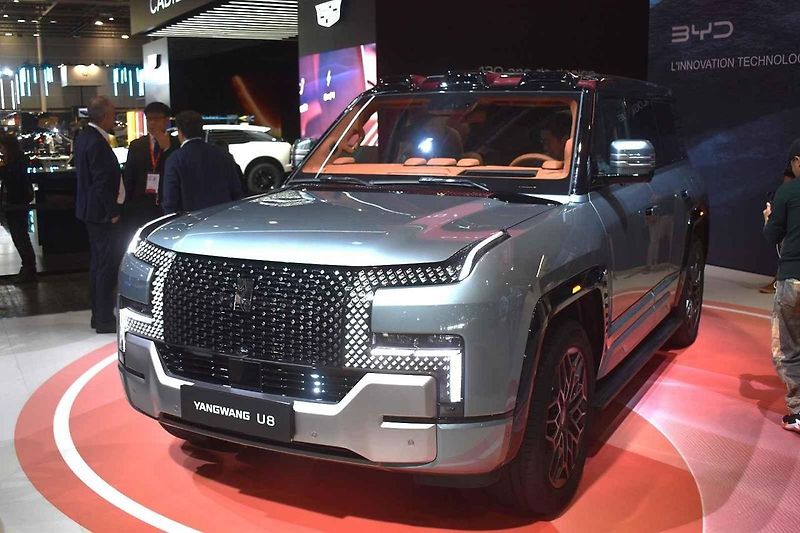 Nejhezčím autem autosalonu je nepochybně již dávno vyprodaná limitovaná edice Alfy Romeo 33 Stradale