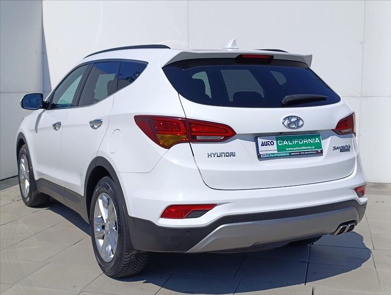 Hyundai Santa Fe 2,2 CRDi 4x4 Aut., Navi Kamera - fotka 10 z 45
