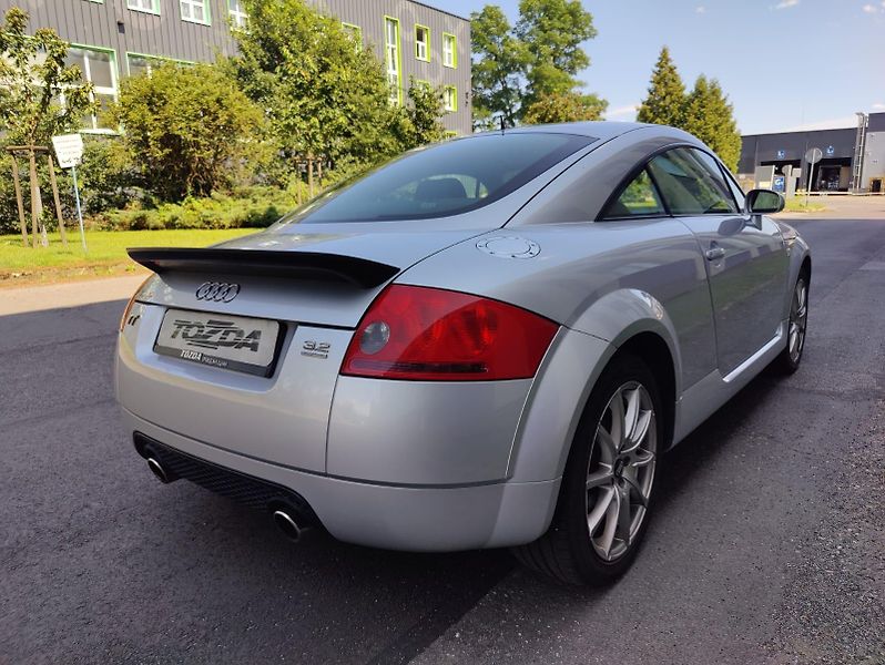 Audi TT 3,2i V6 quattro / automat / - fotka 5 z 35