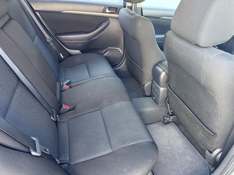 Toyota Avensis 2,0D-4D, ČR, 2.MAJ. - fotka 14 z 15