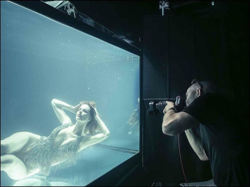 Letošní fotografie vznikly propojením přírodních scén a ateliérových záběrů.