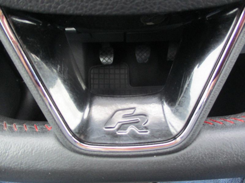 Seat Leon 1,2TSi 77kW STYLE FULL LED - fotka 24 z 48
