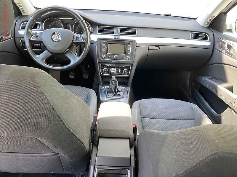 Škoda Superb (2015) 1.6 TDi, Ambition, TZ, panor - fotka 8 z 17