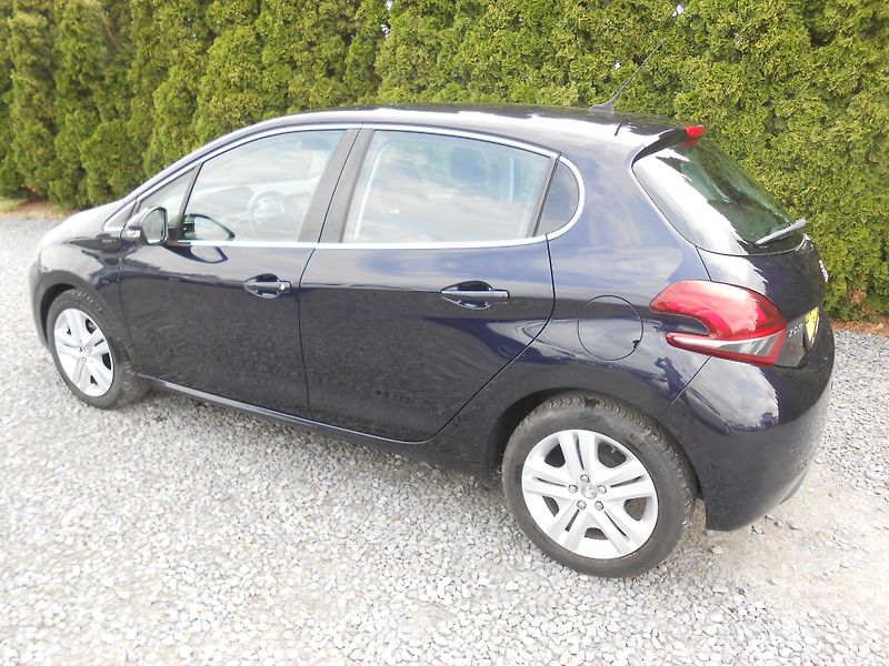 Peugeot 208 NAVIGACE,CHROM,LED!! - fotka 41 z 42
