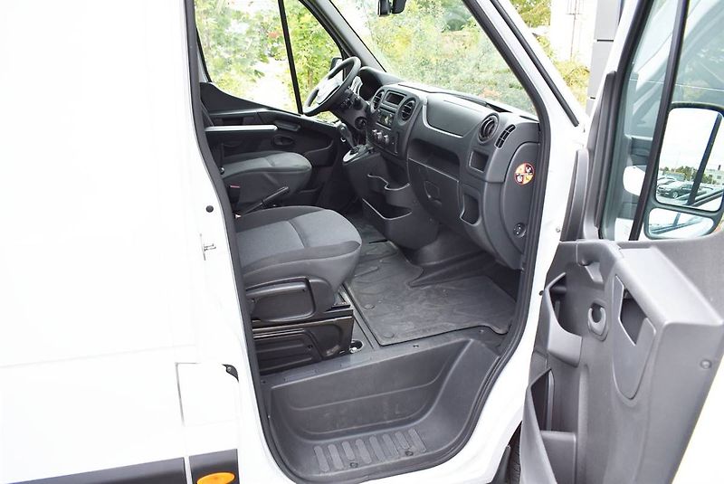 Renault Master 2,3 DCi L3H2,AC,DPH,AT,AKCE! - fotka 9 z 11