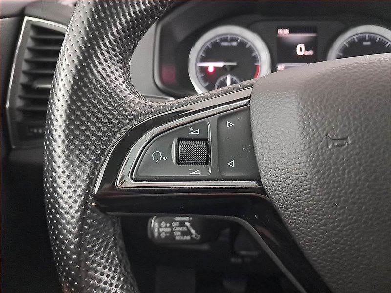 Škoda Karoq (2019) Style 2.0 TDI, Navi, Tempomat - fotka 15 z 19