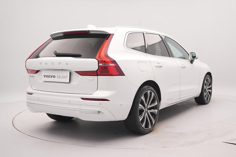 Volvo XC60 T8 AWD RECHARGE BRIGHT PLUS  - fotka 13 z 46