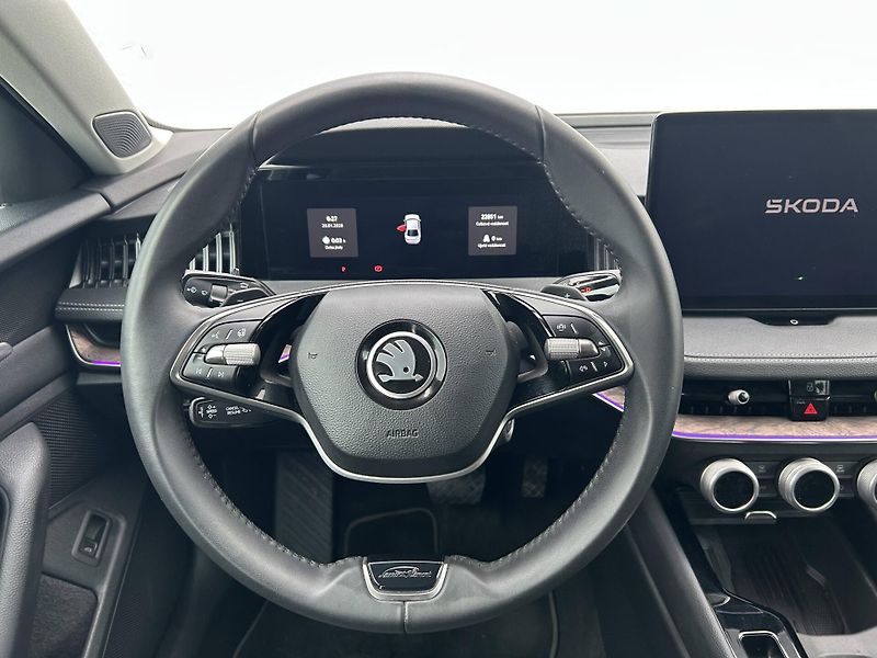 Škoda Superb L&K 7DSG 2,0TDI - fotka 12 z 26