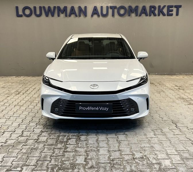 Toyota Camry 2.5 Hybrid AT EXECUTIVE - fotka 4 z 19