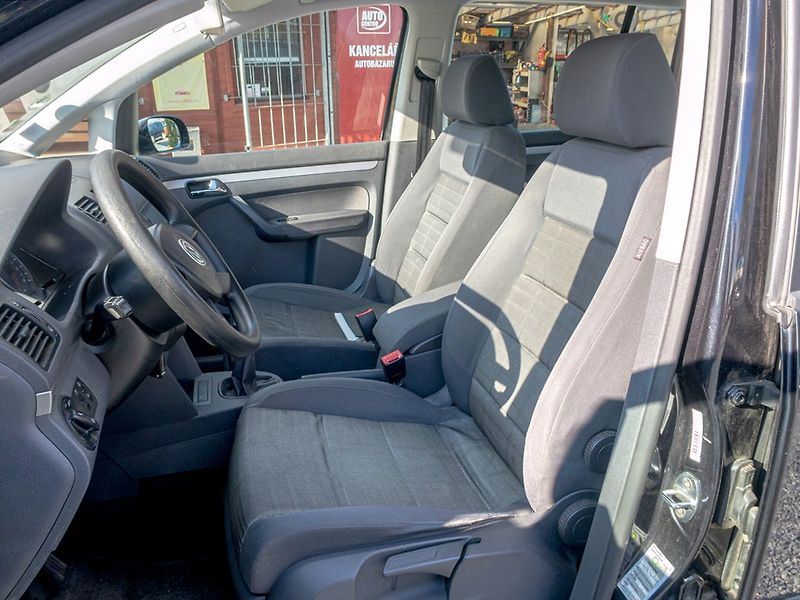 Volkswagen Touran (2006) 1.9TDI 77KW – 7 sedadel - fotka 13 z 44