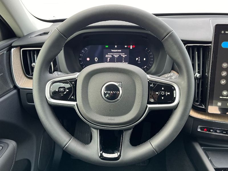 Volvo XC60 PLUS BRIGHT B5 AWD 184kW - fotka 18 z 31