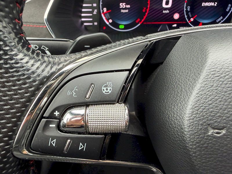Škoda Octavia (2023) RS 2.0 TSI 180kW - fotka 11 z 35