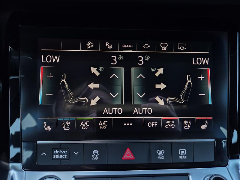 Audi e-tron SPORTBACK 300kw SOH 97,2% - fotka 31 z 45