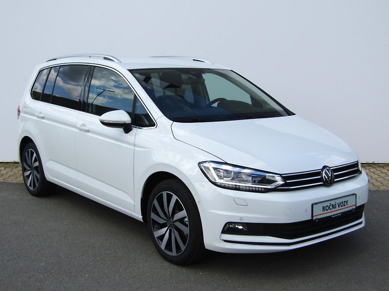 Volkswagen Touran Highline 1,5 TSI 110KW DSG - fotka 8 z 30