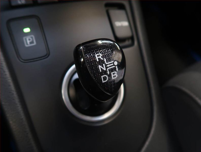 Toyota Auris (2016) Hybrid, Automat, Serv.kniha - fotka 13 z 24