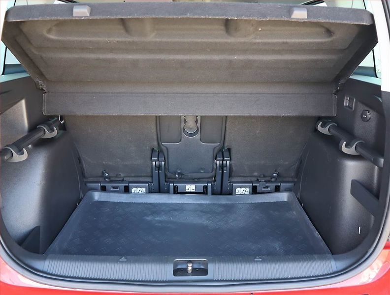Škoda Yeti (2017) 2.0 TDI, Tempomat - fotka 13 z 17