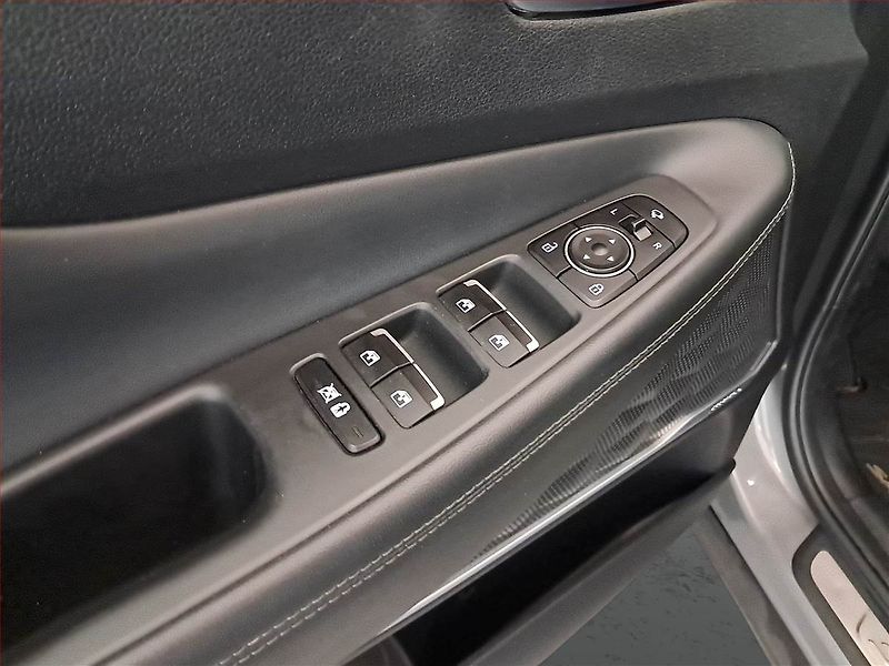 Hyundai Santa Fe (2019) 2.2 CRDi - fotka 18 z 22