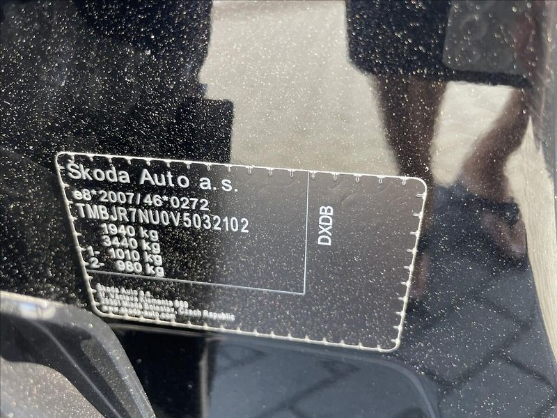 Škoda Karoq 1,5 TSi 110kw SPORTLINE 1maj C - fotka 28 z 36