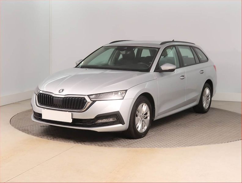 Škoda Octavia (2022) Ambition 2.0 TDI, ČR,1.maj - fotka 2 z 15