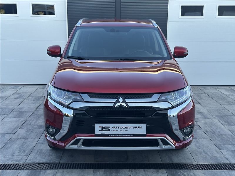 Mitsubishi Outlander 2,4 PHEV 224PS  Diamant 4x4 A/ - fotka 3 z 58