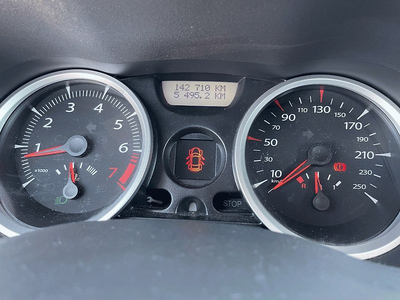 Renault Mégane (2009) 1.4i, 72kW,ČR,Klima - fotka 14 z 31