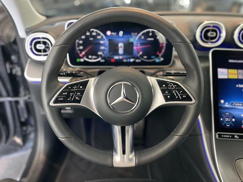 Mercedes-Benz Třídy C 220d 4MATIC All-Terrain - fotka 23 z 38