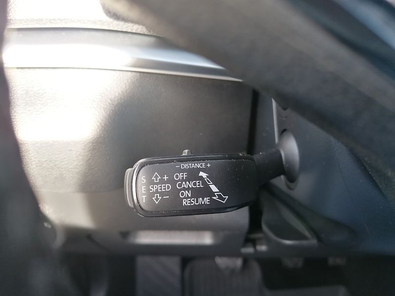 Škoda Karoq (2020) 1.6 TDi Style,Velká Výbava - fotka 30 z 41