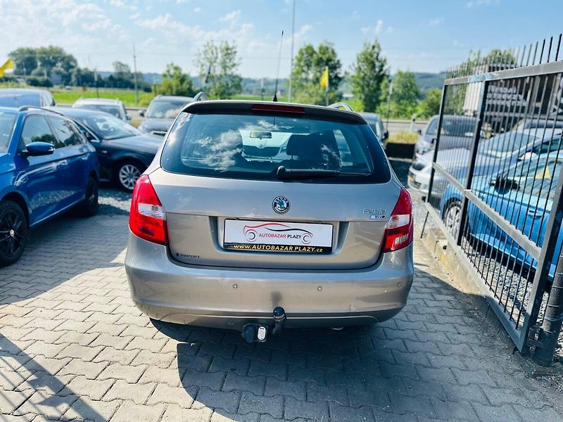 Škoda Fabia (2009) 1.6I 16V PRAVIDELNÝ SERVIS - fotka 5 z 16
