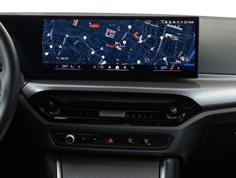 BMW Řada 3 330i xDrive Touring - fotka 14 z 21