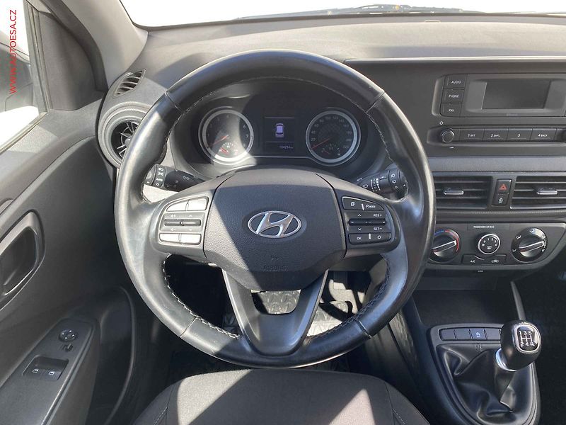 Hyundai i10 (2022) 1.0 i, ČR, Comfort, park. - fotka 11 z 16