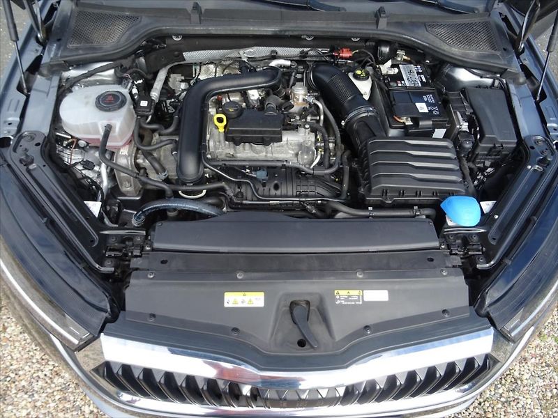 Škoda Octavia 1,0 TSI 81 kW Business - fotka 28 z 33