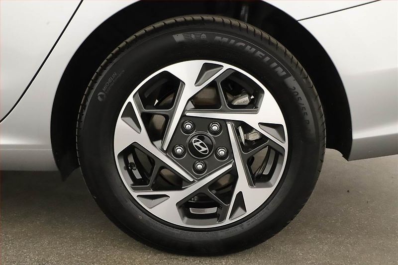 Hyundai i30 (2025) 1.0 T-GDI, STYLE, AUTOMAT - fotka 12 z 21